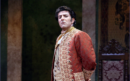 Constantinos Yiannoudes as Il Conte di Almaviva
